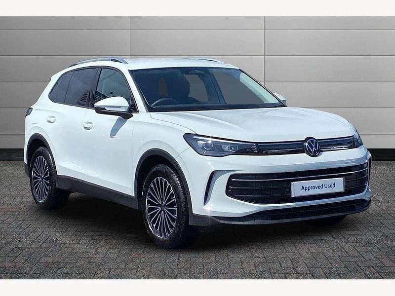 White Used 2024 VW Tiguan Match SUV | £30,991 (Fair price) - Image 1/4
