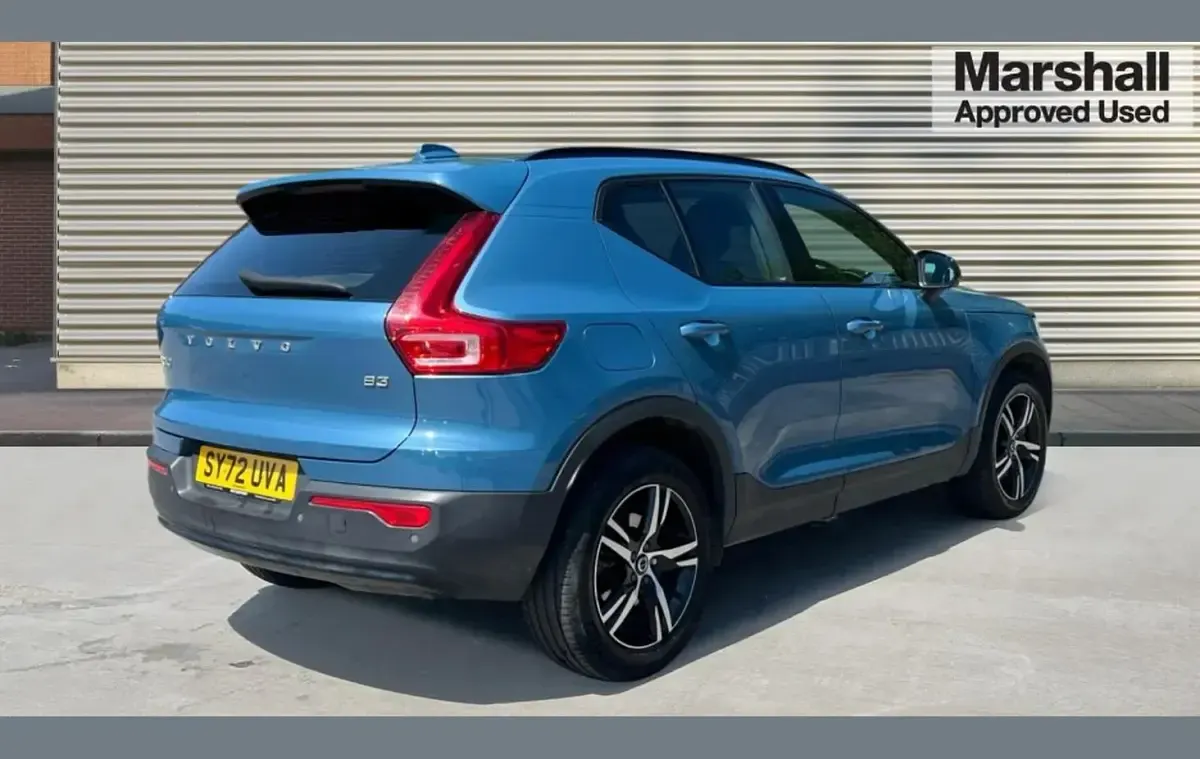 Used Volvo XC40 Plus 161 HP (118 kW) 2022 Blue SUV