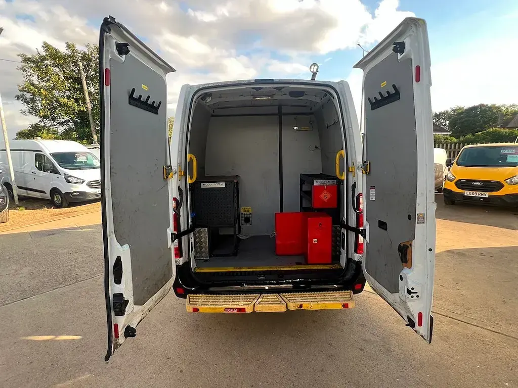 Używany Vauxhall Movano 130 KM (95 kW) 2019 Biały Minivan