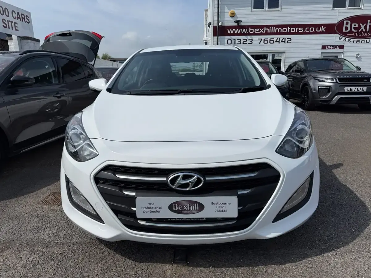 Used Hyundai i30 SE 2015 White Hatchback