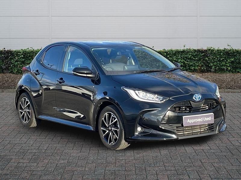Black Used 2023 Toyota Yaris Hybrid Design Hatchback | £17,250 (Good price) - Image 1/4