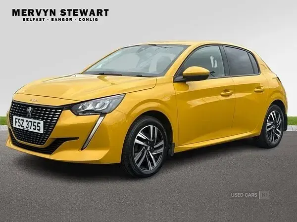 Used Peugeot 208 Allure 75 HP (55 kW) 2021 Yellow Hatchback