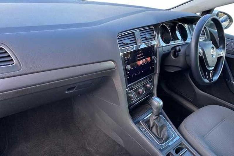 Used VW Golf VII Match 150 HP (110 kW) 2019 Silver Hatchback