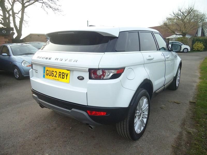 Used Land Rover Range Rover evoque Prestige 2012 White SUV