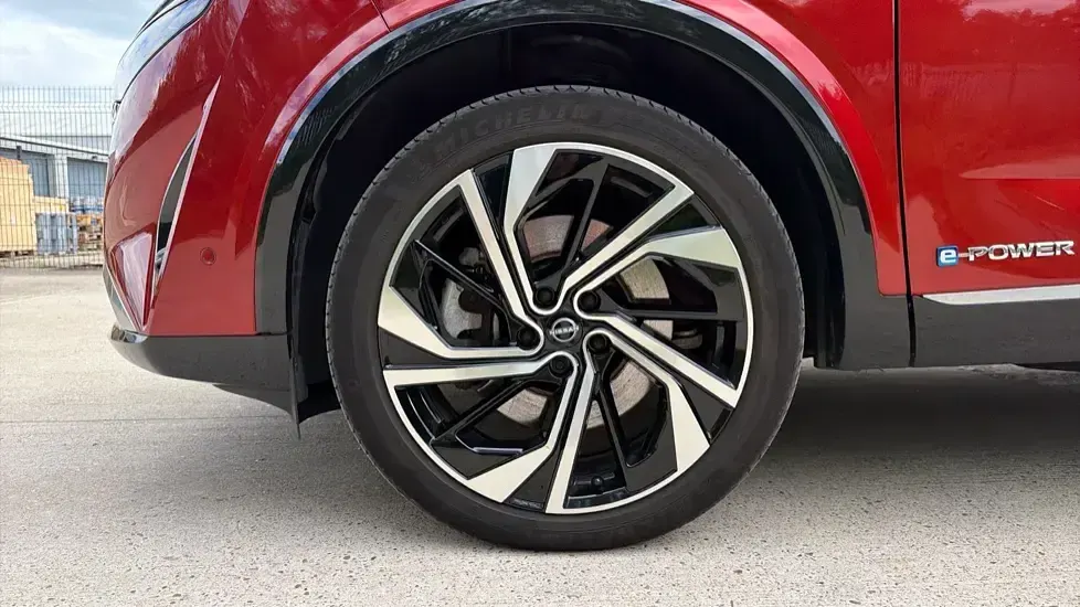 Used Nissan Qashqai Tekna+ 190 HP (139 kW) 2025 Red SUV