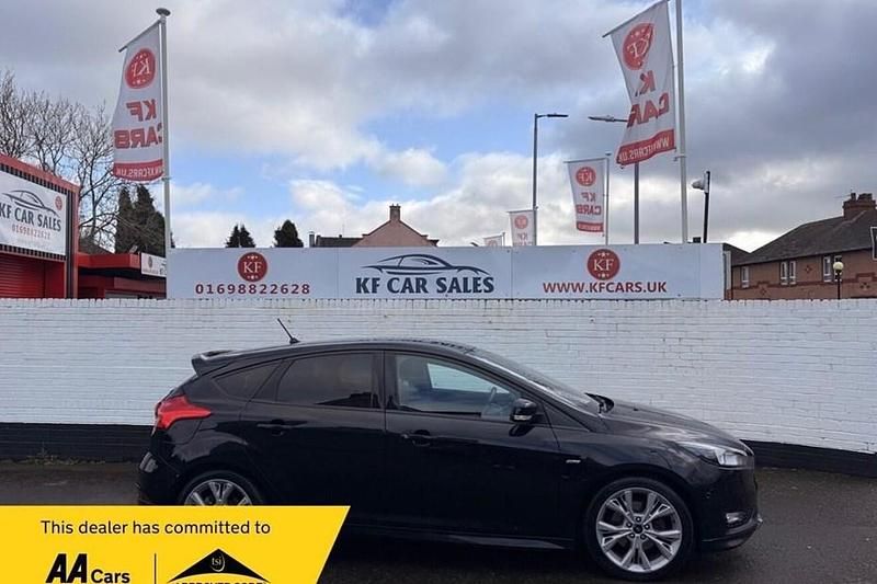 Used Ford Focus ST-Line 120 HP (88 kW) 2017 Blue Hatchback