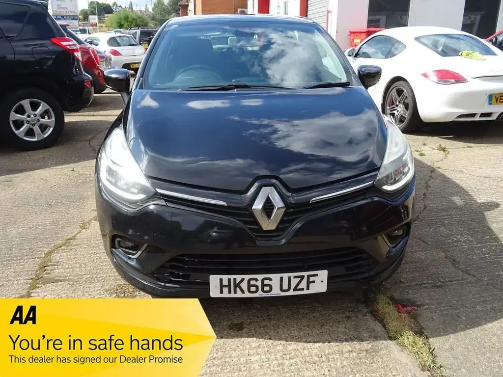 Used Renault Clio Dynamique 88 HP (64 kW) 2016 Black Hatchback
