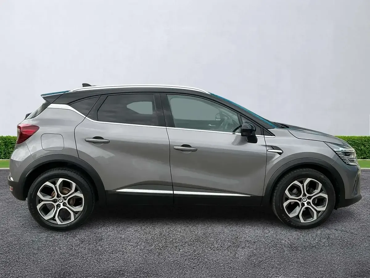 Used Renault Captur Techno 91 HP (66 kW) 2022 Grey/black SUV