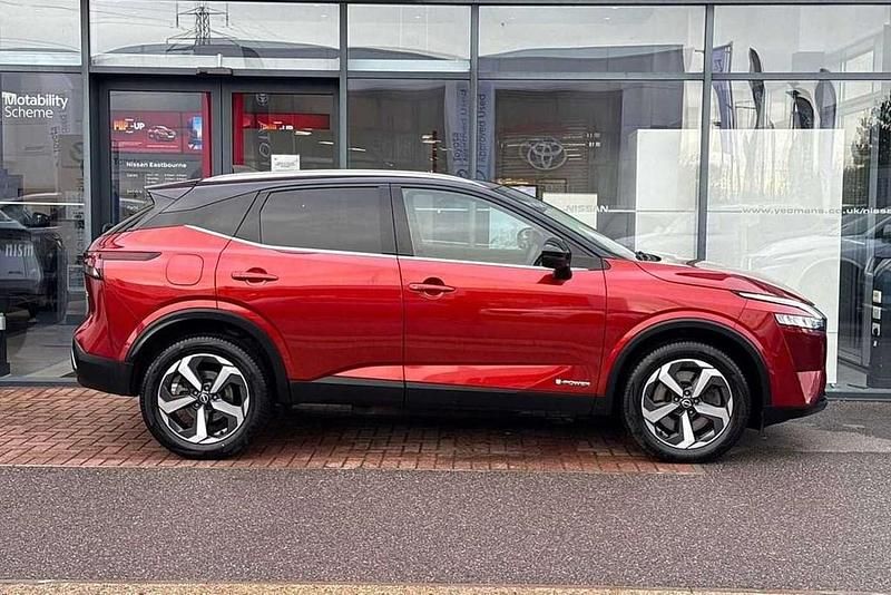 Used Nissan Qashqai N-Connecta 190 HP (139 kW) 2023 Red SUV