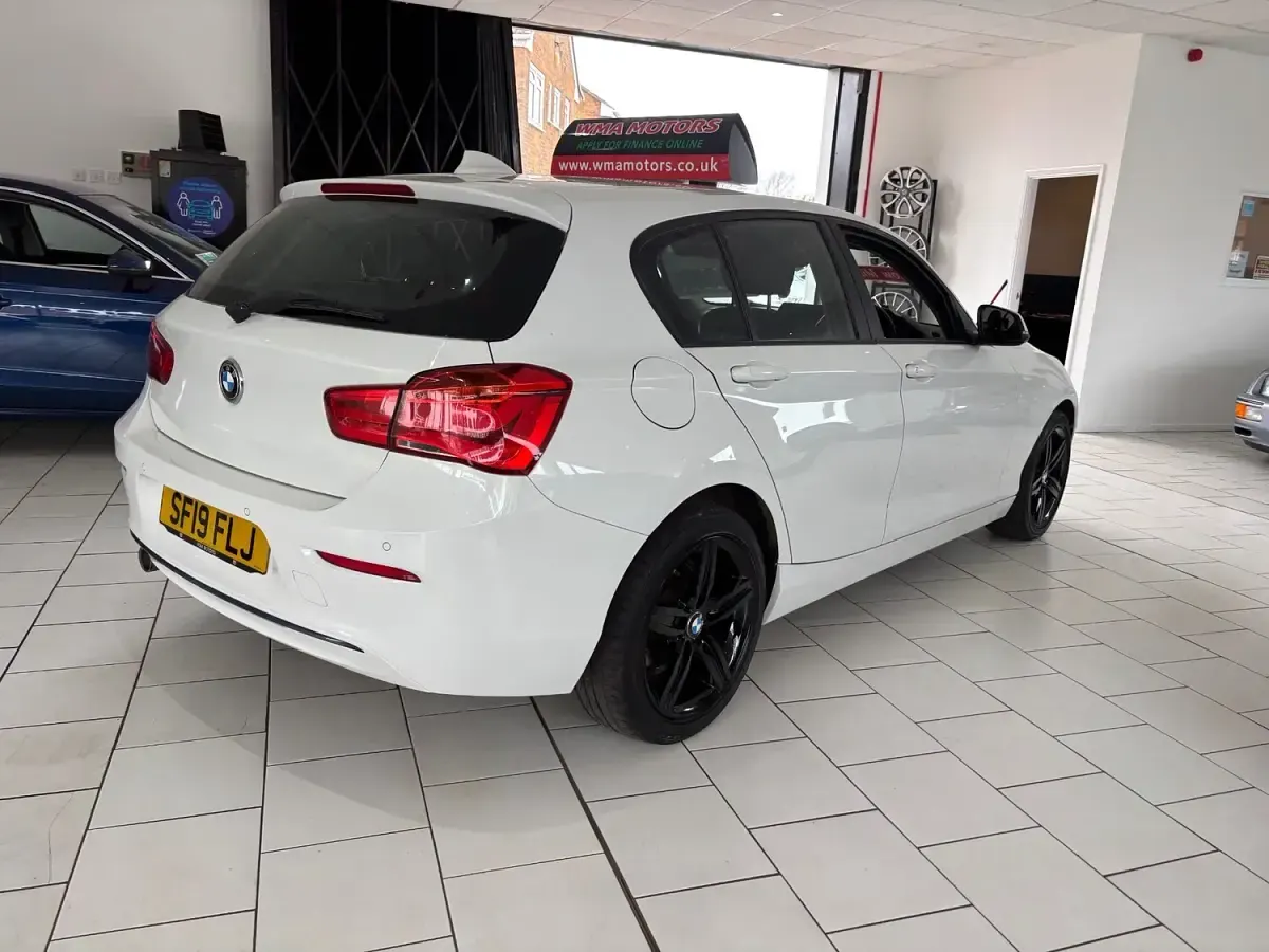 Used BMW 118 Sport Line 150 HP (110 kW) 2019 White Hatchback