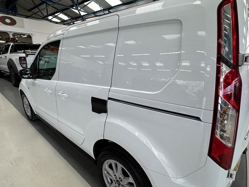 Used Ford Transit Connect Limited 120 HP (88 kW) 2021 White MPV