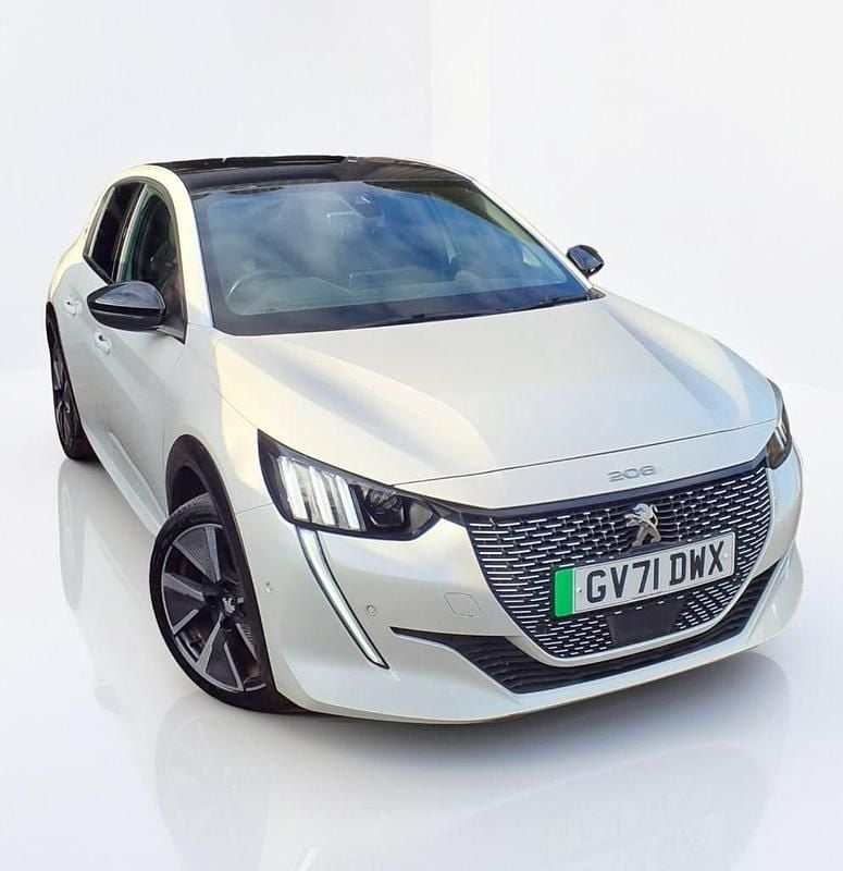 Used Peugeot e-208 GT 100 kW (136 HP) 2021 White Hatchback