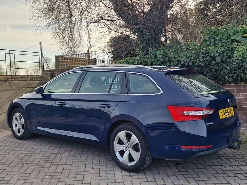 Used Skoda Superb SE 150 HP (110 kW) 2016 Blue Estate