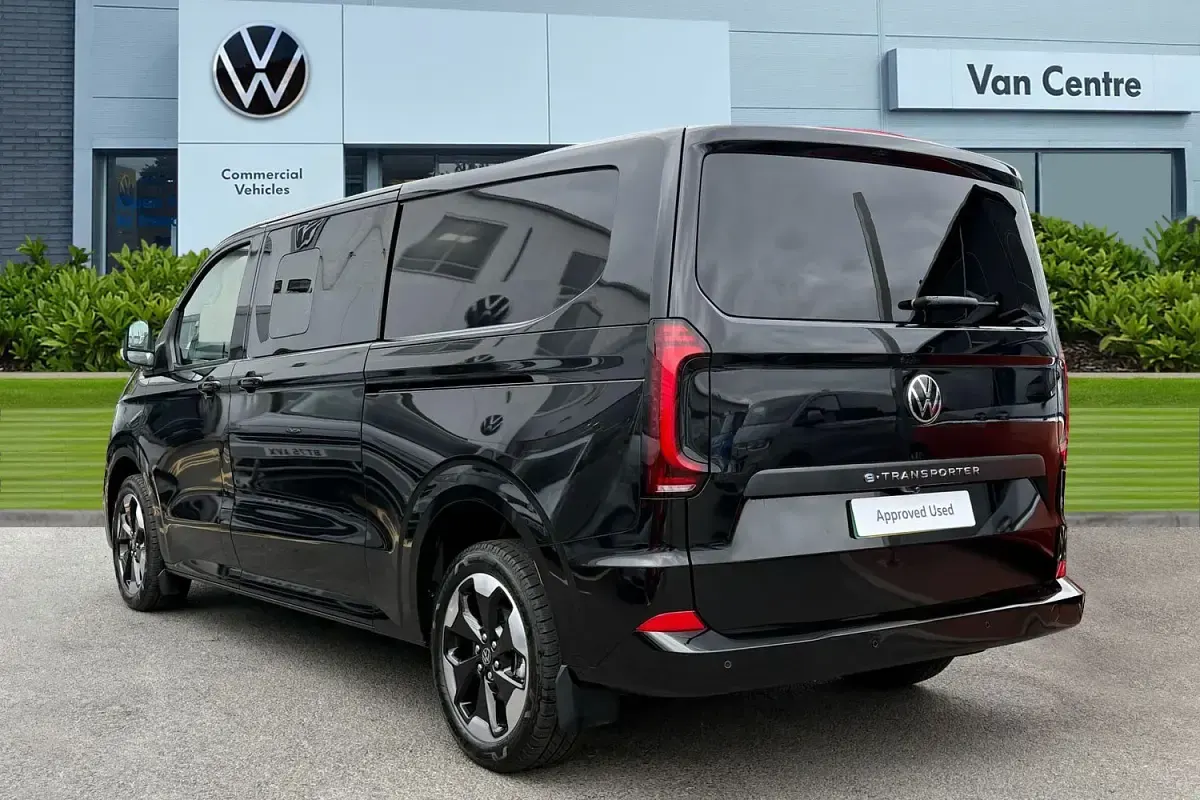 Nouă VW Transporter Pro 160 kW (218 CP) 2025 Negru Van