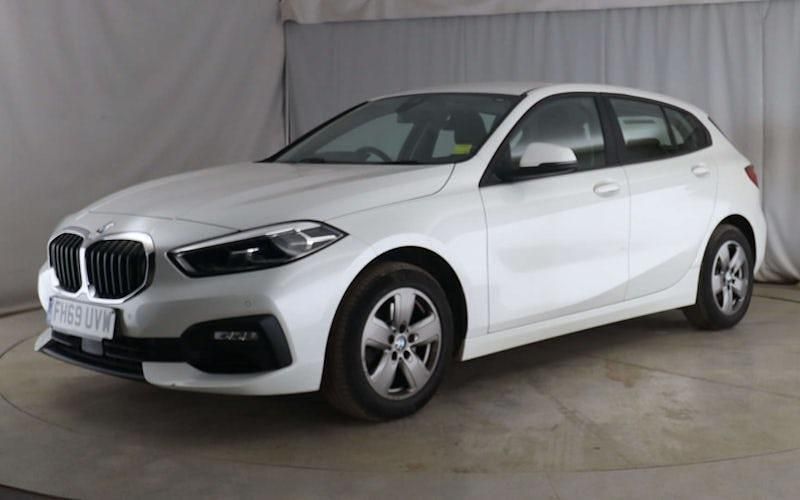 Used BMW 118 Luxury Line 140 HP (102 kW) 2020 White Hatchback