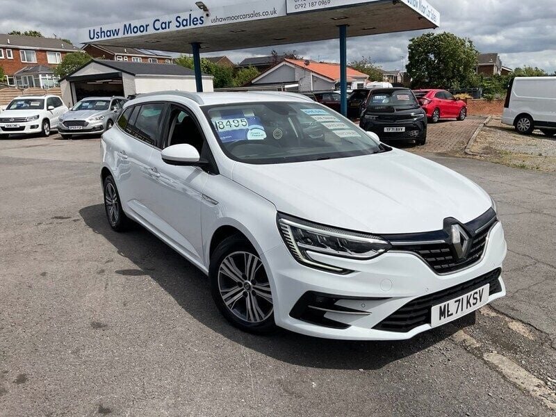 White Used 2021 Renault Mégane GrandTour Iconic Estate | £8,495 (Fair price) - Image 1/4