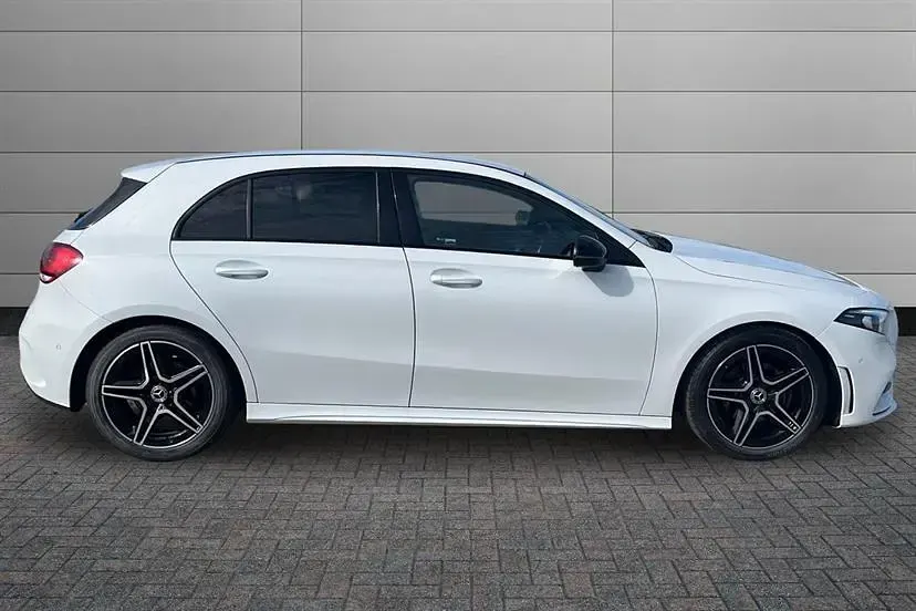 Used Mercedes A200 Executive 163 HP (119 kW) 2023 White Hatchback