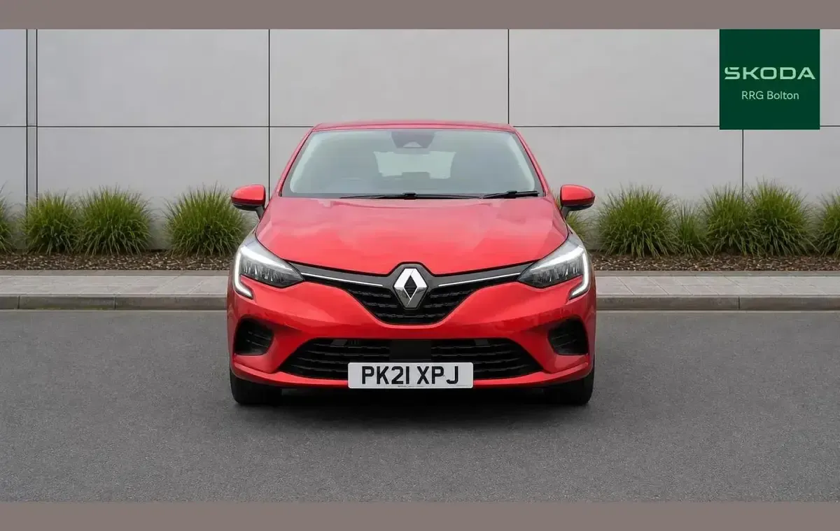 Used Renault Clio Iconic 88 HP (64 kW) 2021 Red Hatchback