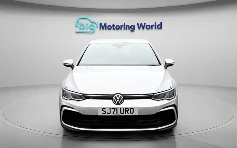 Used VW Golf VIII R-line 150 HP (110 kW) 2024 Hatchback