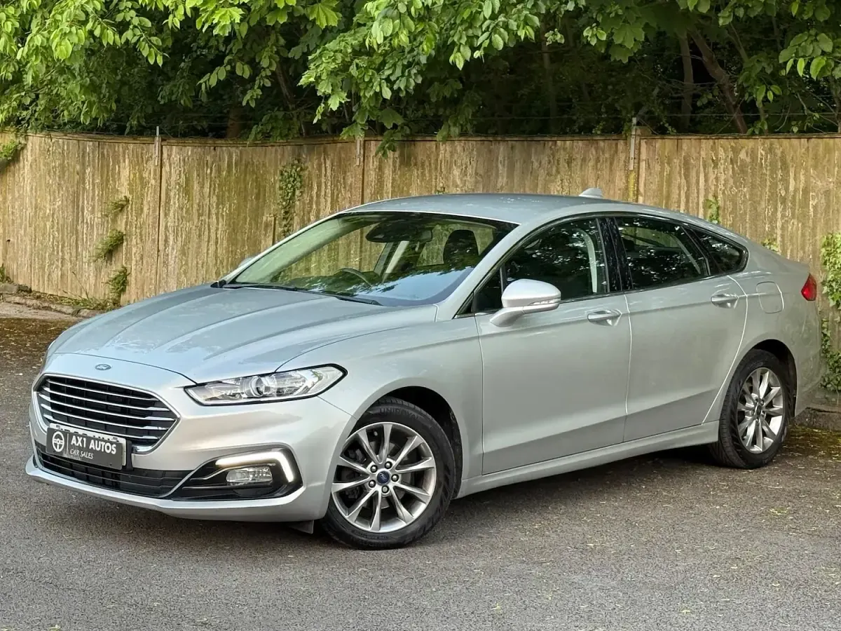 Used Ford Mondeo Zetec 150 HP (110 kW) 2020 Silver Hatchback
