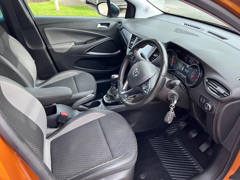 Second-hand Vauxhall Crossland X Elite 110 CP (80 kW) 2019 Portocaliu SUV