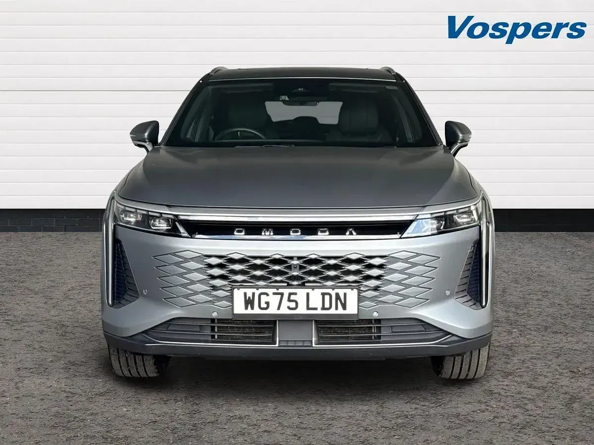 Used Omoda 9 449 HP (330 kW) 2025 Grey SUV
