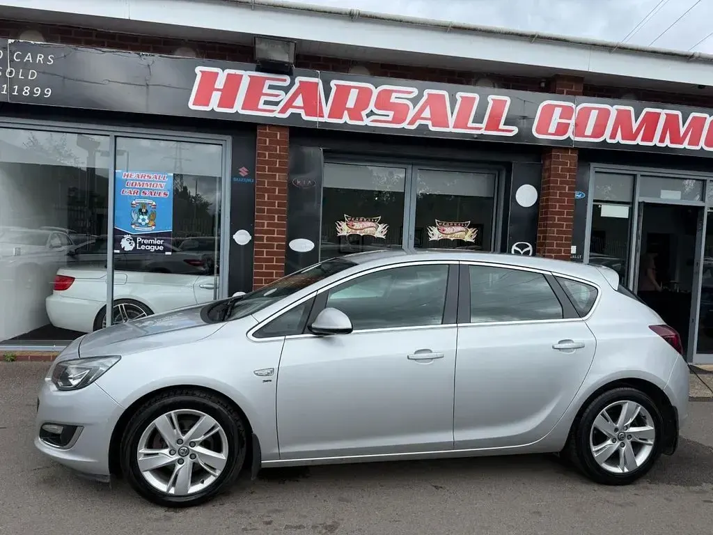 Used Vauxhall Astra SRi 165 HP (121 kW) 2013 Silver Hatchback