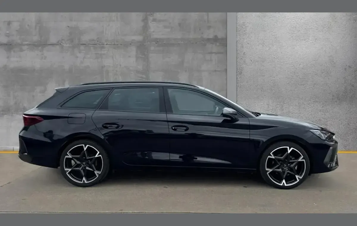Used Cupra Leon 147 HP (108 kW) 2025 Black Estate