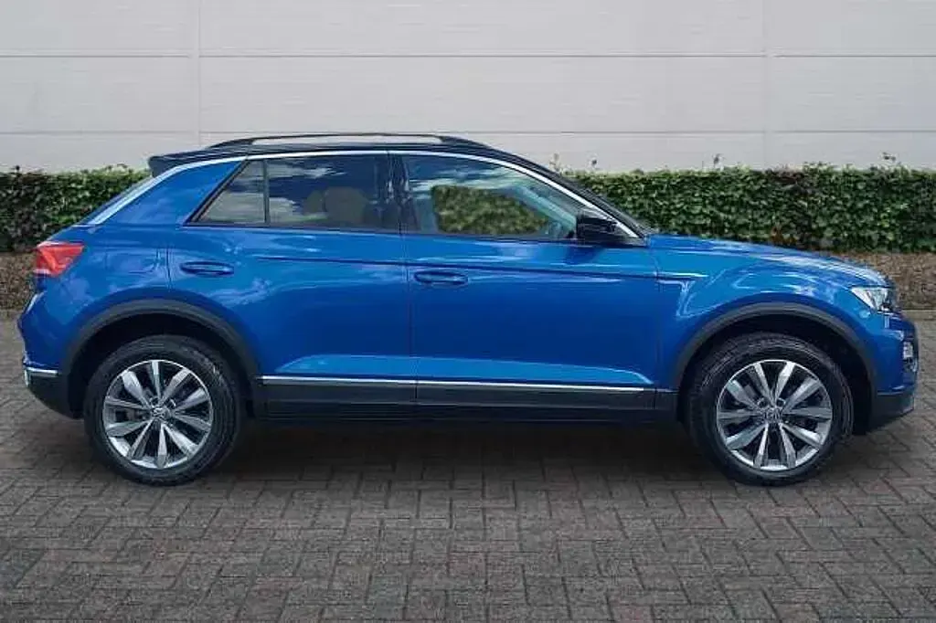 Begagnad VW T-Roc Design 150 HK (110 kW) 2019 Blå SUV