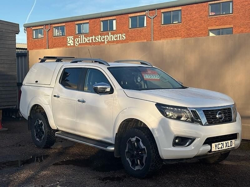 White Used 2021 Nissan Navara Tekna Pickup | £14,950 (Good price) - Image 1/4