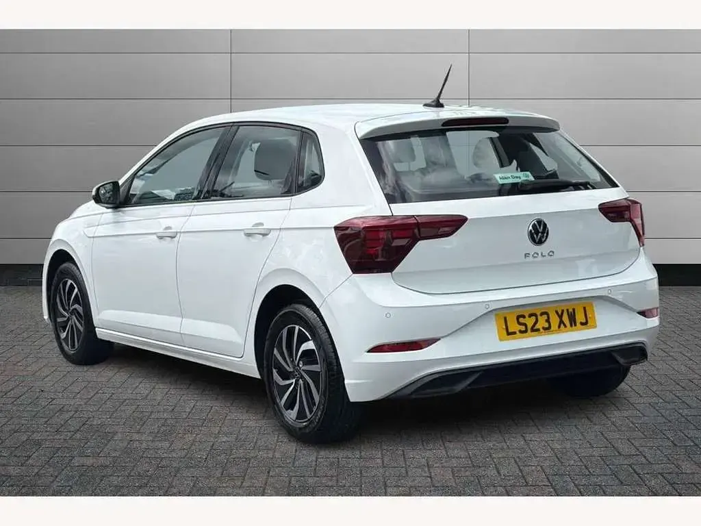 Used VW Polo Life 95 HP (69 kW) 2023 White Hatchback