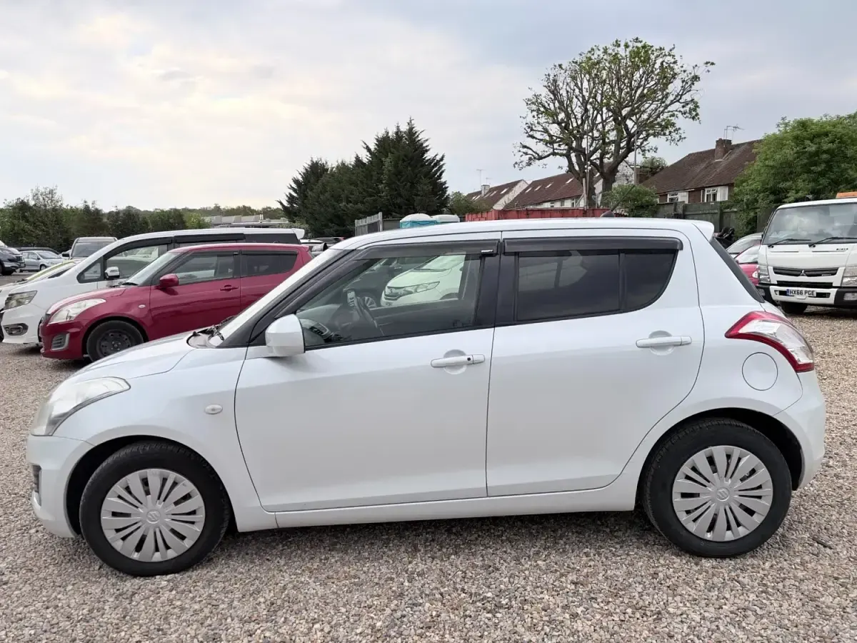 Używany Suzuki Swift 2014 Biały Hatchback