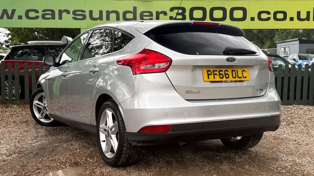 Used Ford Focus Titanium 125 HP (91 kW) 2016 Silver Hatchback