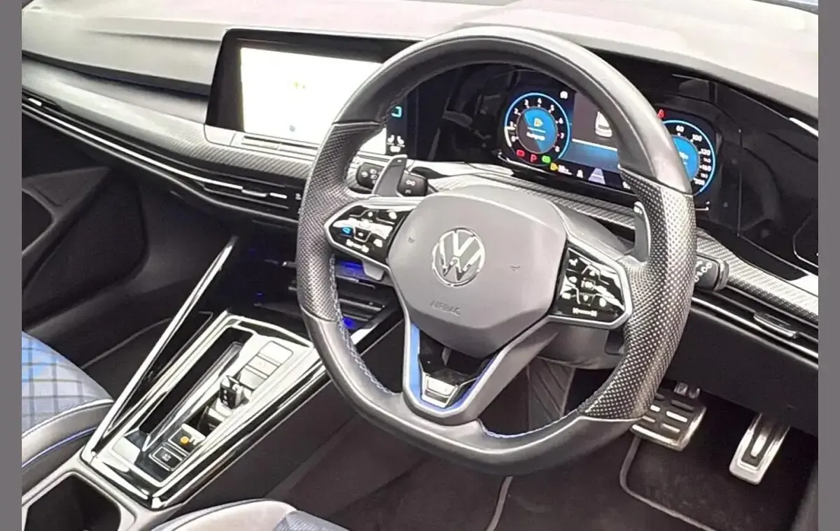 Used VW Golf VIII R 315 HP (231 kW) 2023 Blue Estate