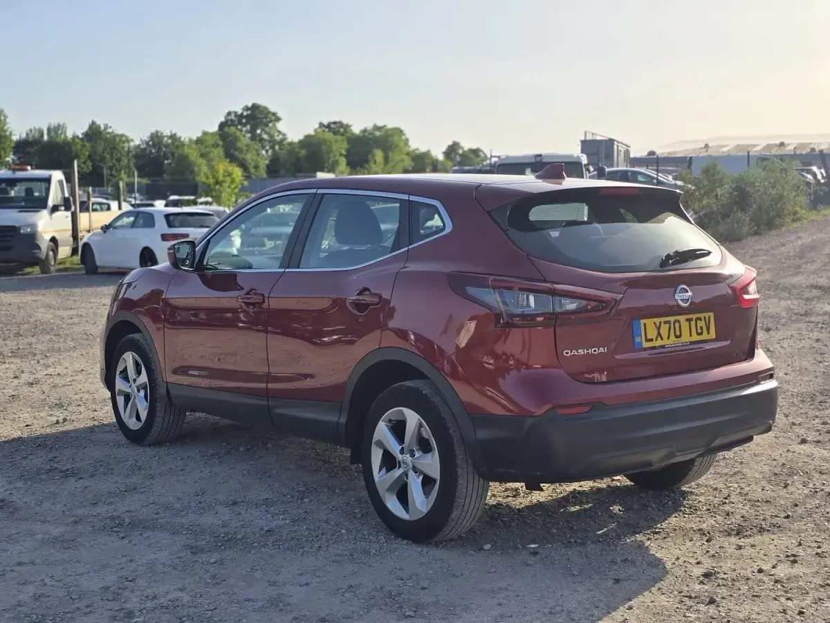 Used Nissan Qashqai Acenta Premium 160 HP (117 kW) 2020 Red SUV