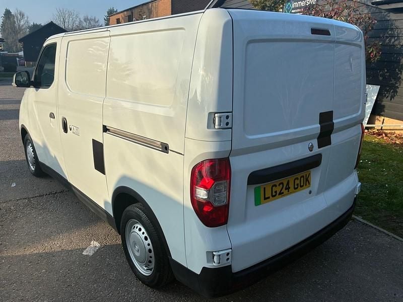 Used Maxus eDeliver 3 89 kW (122 HP) 2024 White Van