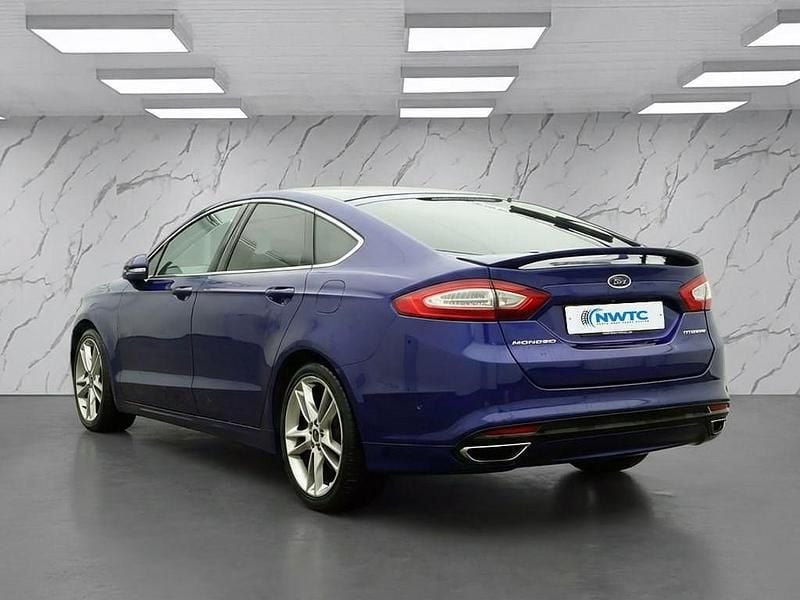 Used Ford Mondeo Titanium 180 HP (132 kW) 2015 Blue Hatchback