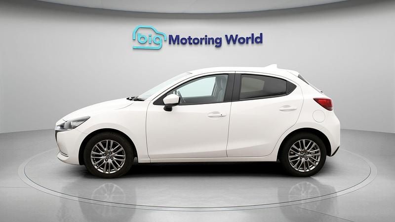 Used Mazda 2 Inclusive 90 HP (66 kW) 2022 White Hatchback