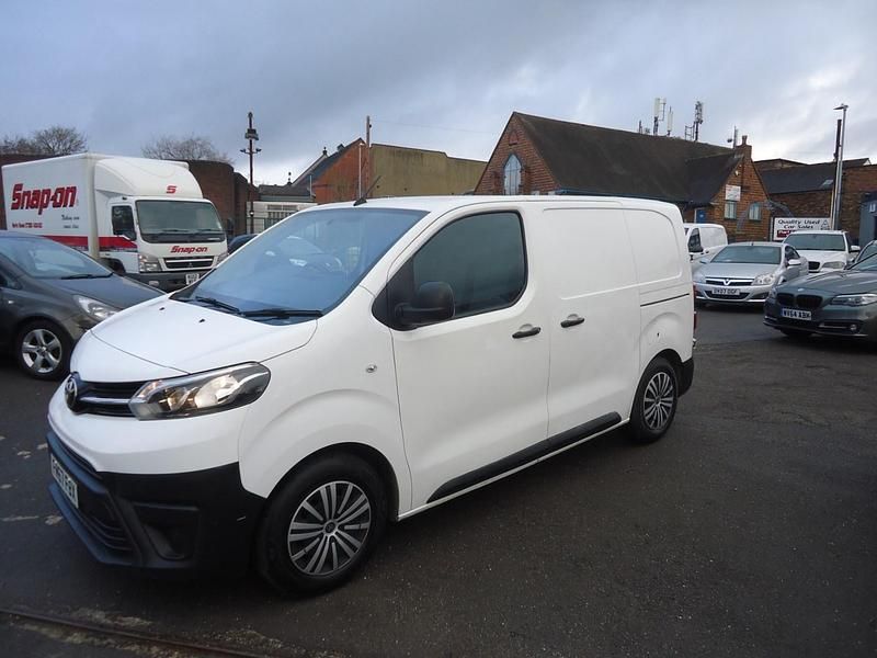 Used Toyota Proace 2018 White MPV