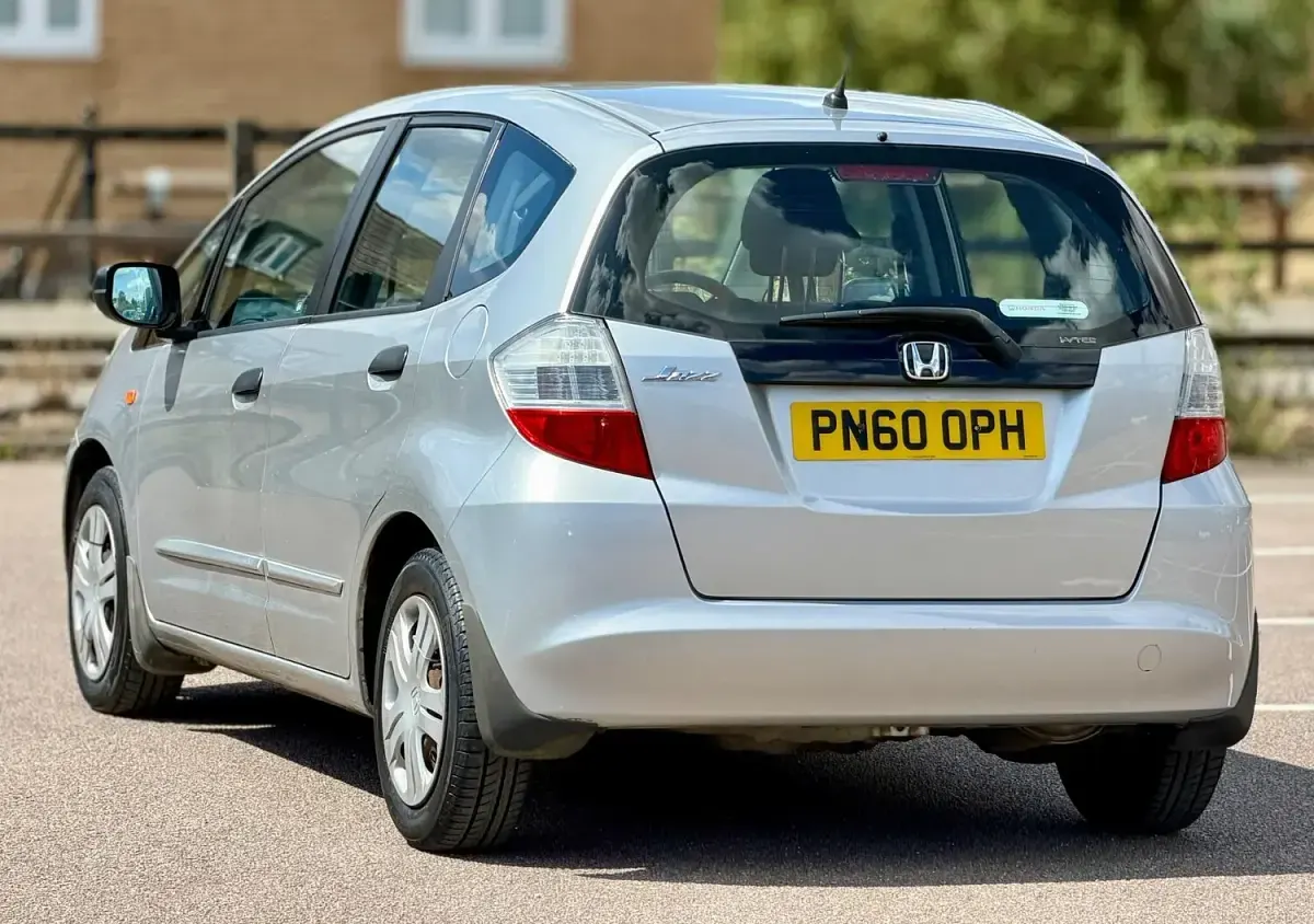 Used Honda Jazz S 90 HP (66 kW) 2010 Silver Hatchback