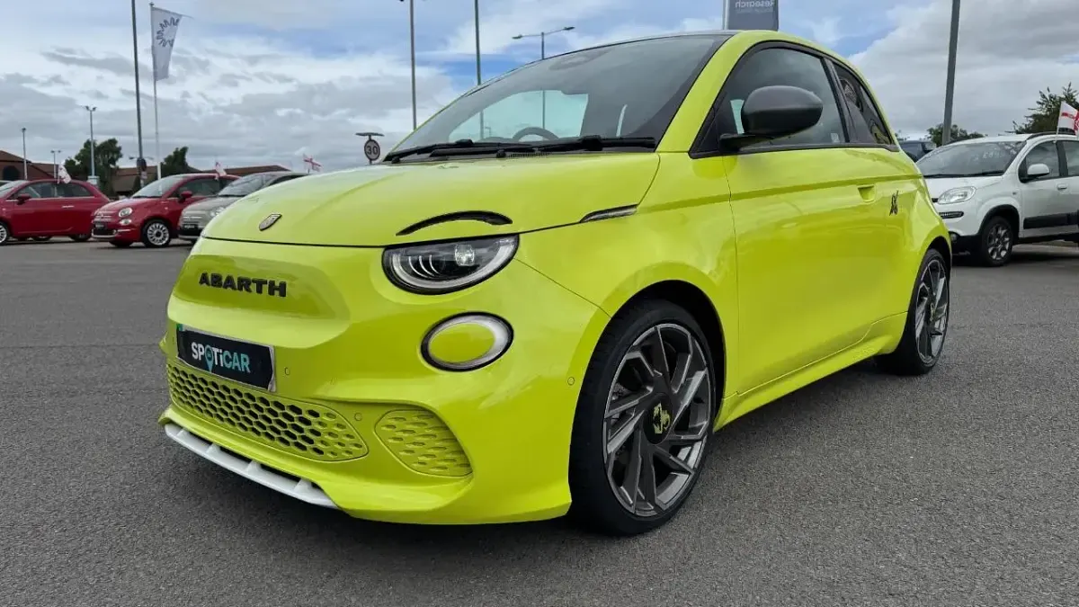 Used Abarth 500e Scorpionissima 112 kW (153 HP) 2024 Green Hatchback