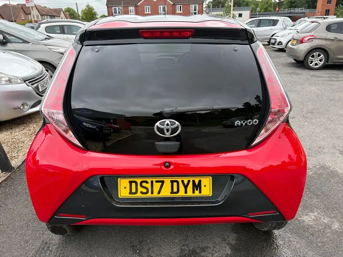 Used Toyota Aygo x-press 68 HP (50 kW) 2017 Black Hatchback