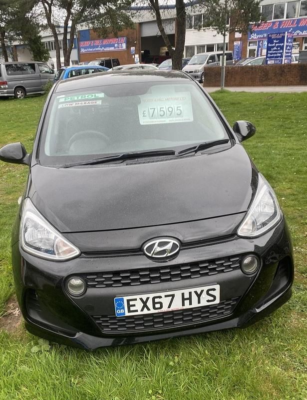 Used Hyundai i10 SE 83 HP (61 kW) 2017 Black Hatchback