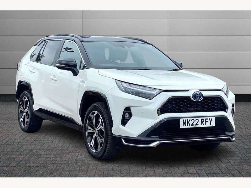 White pearl with black bitone roof Used 2022 Toyota RAV4 Hybrid SUV | £31,250 (Fair price) - Image 1/4