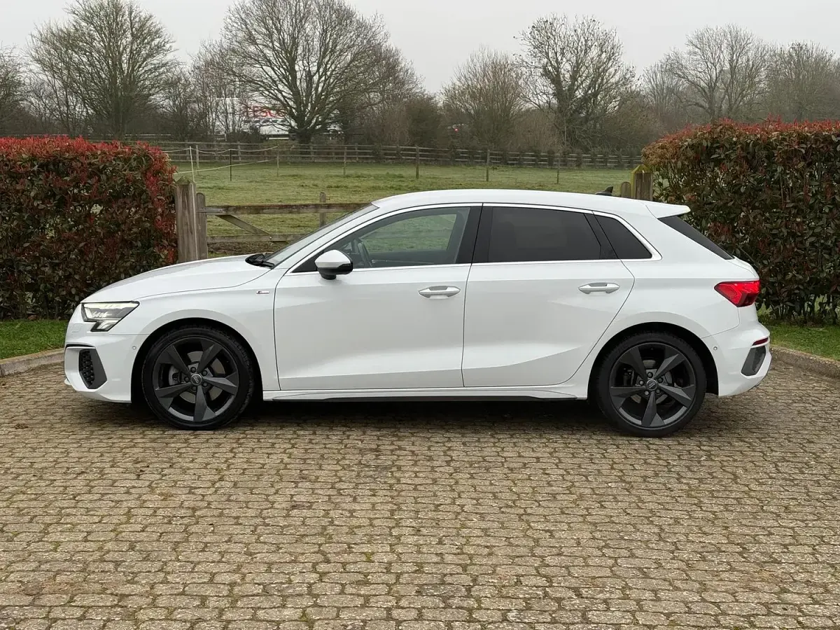 Used Audi A3 Sportback S-Line 150 HP (110 kW) 2020 White Hatchback