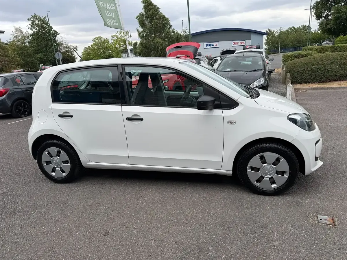 Used VW up! take up! 60 HP (44 kW) 2015 White Hatchback
