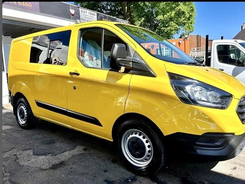 Used Ford Transit Custom 130 HP (95 kW) 2022 Yellow Estate