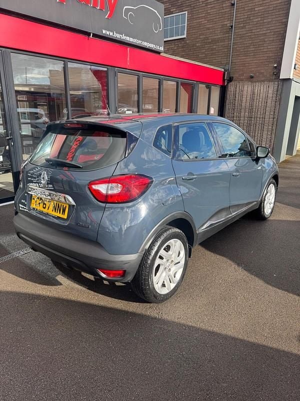 Second-hand Renault Captur Dynamique 90 CP (66 kW) 2017 Albastru SUV