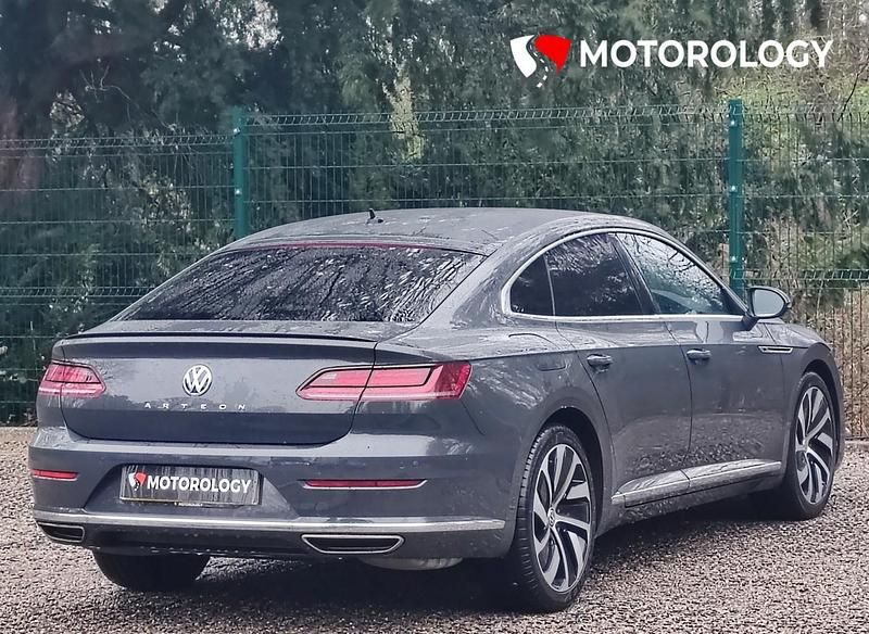 Usado VW Arteon R-line 150 HP (110 kW) 2019 Cinzento Citadino