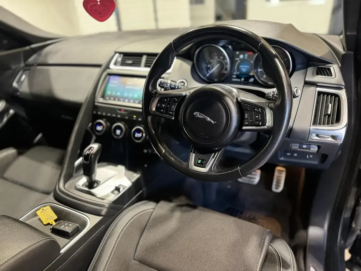 Used Jaguar E-Pace R-Dynamic 150 HP (110 kW) 2018 Black SUV